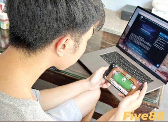 Tưởng là nhân tài công nghệ hóa ra là tội phạm bán mình cho game trực tuyến